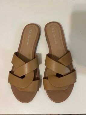 Classic Tan Cross-Strap Slide Sandals - Women’s Size 9